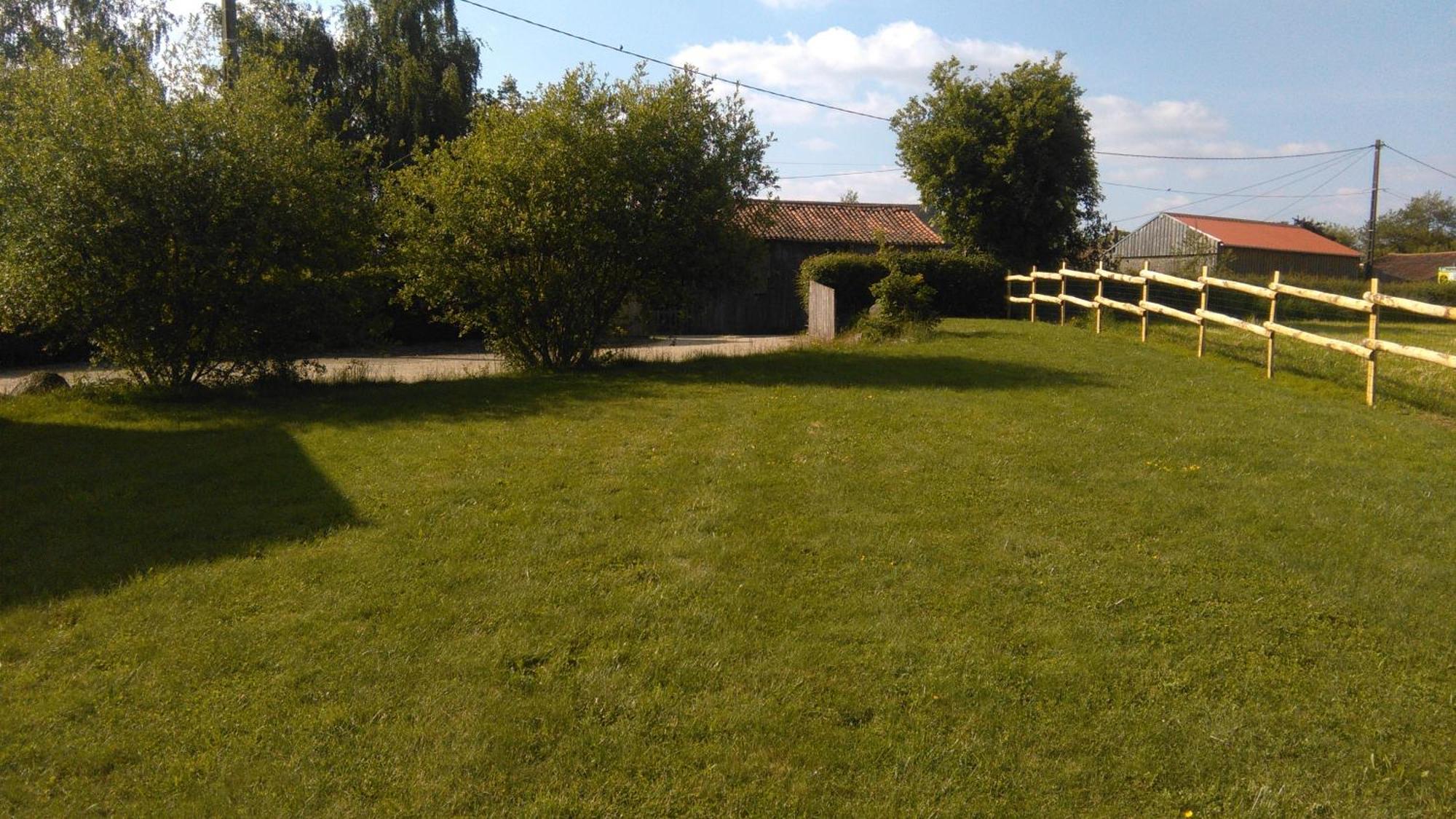 Gite De L'Ivronniere La Ronde  Exterior foto
